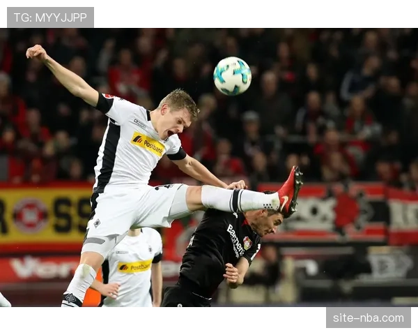 战术板复盘:勒沃库森对阵门兴,图示三次决定性攻防转换路径 战术板复盘:勒沃库森对阵门兴,图示三次决定性攻防转换路径